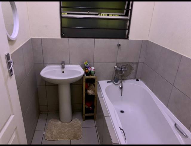 2 BEDROOM HOUSE FOR SALE IN VANDERBIJLPARK CE 4